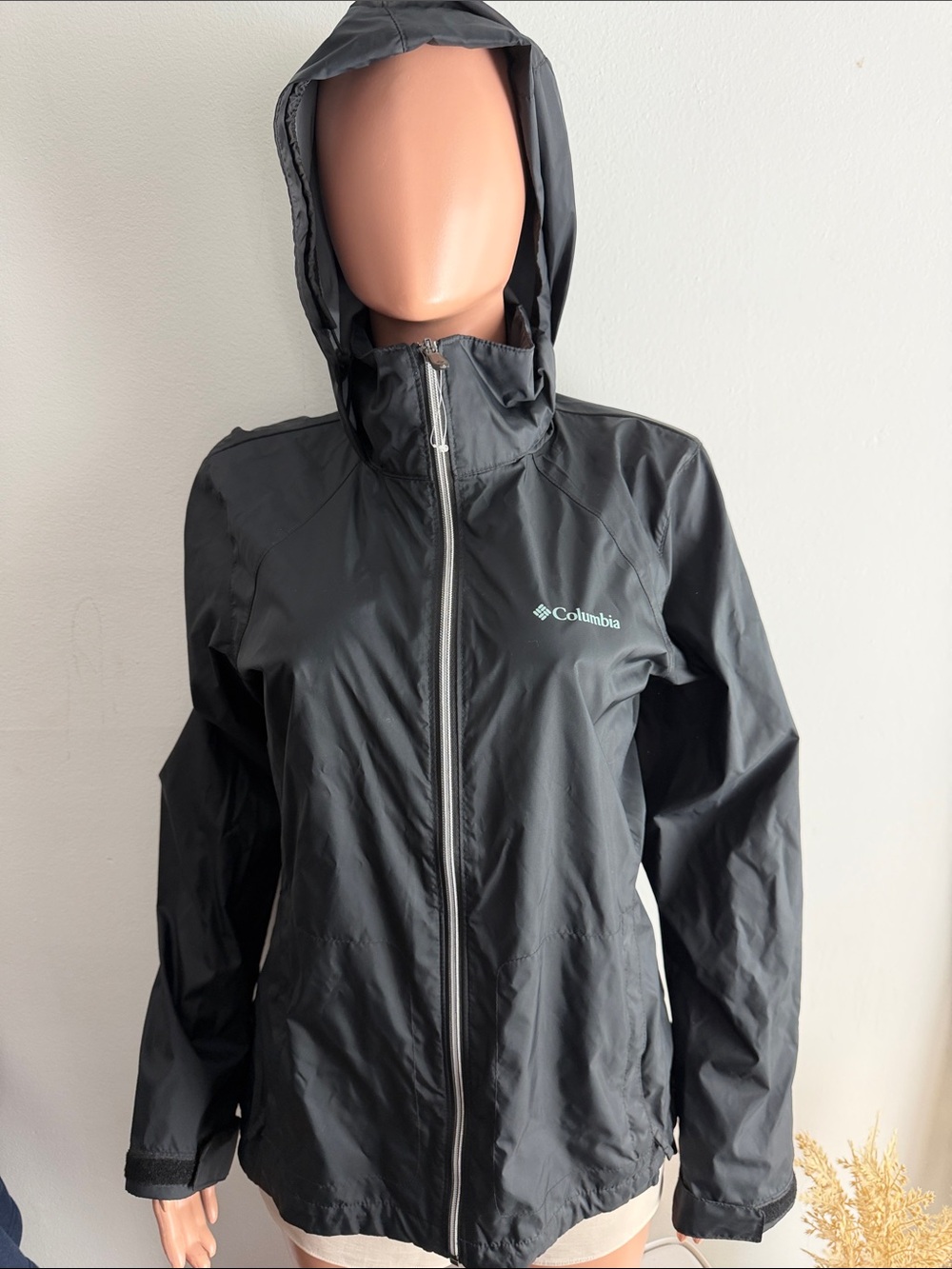 Columbia Black Hooded Ski & Snow Jacket